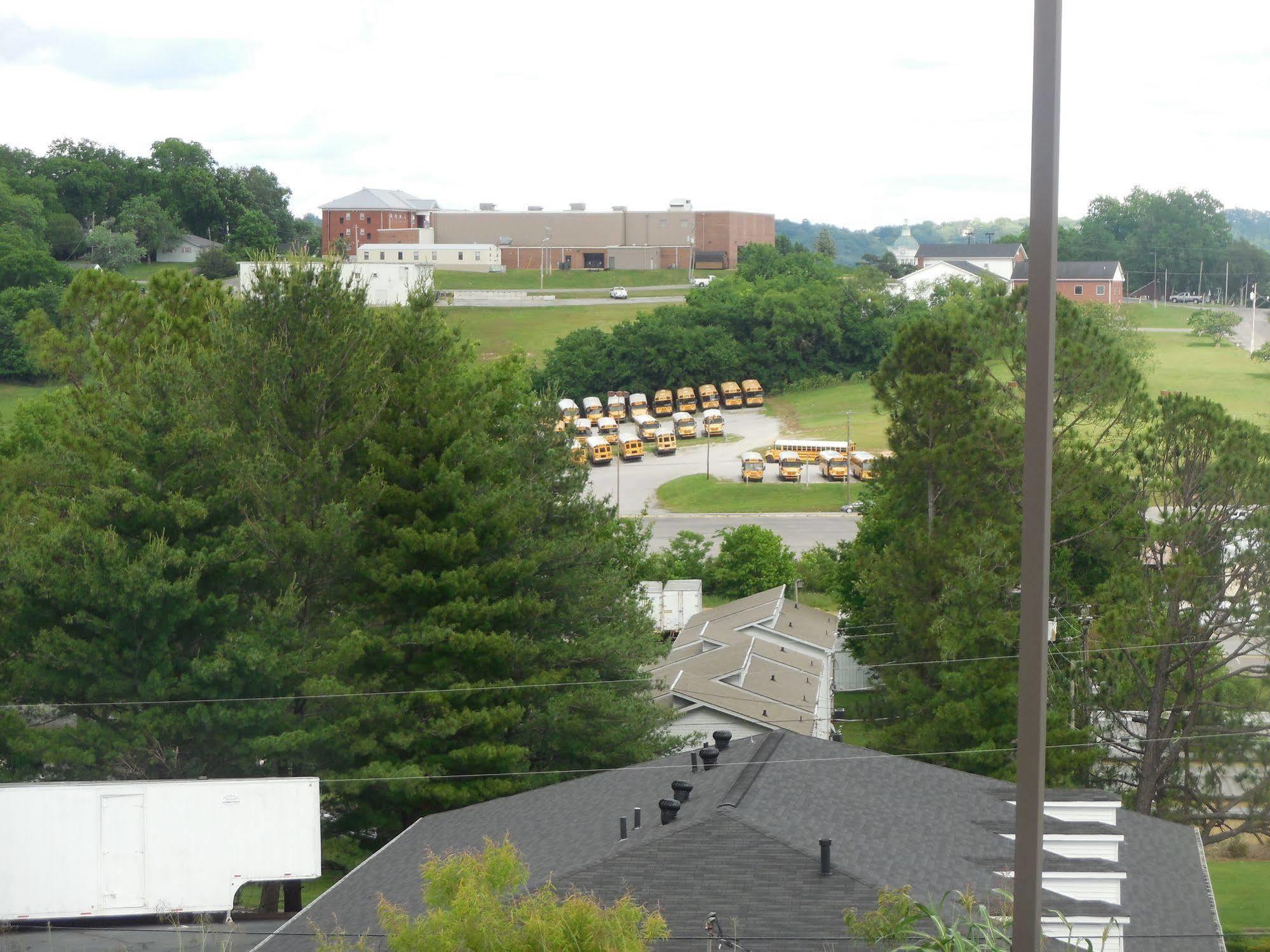 Giles Hotel Inn And Suites Pulaski Exterior foto
