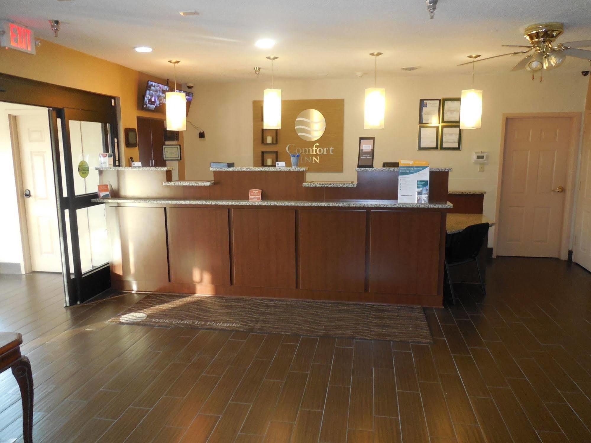 Giles Hotel Inn And Suites Pulaski Exterior foto